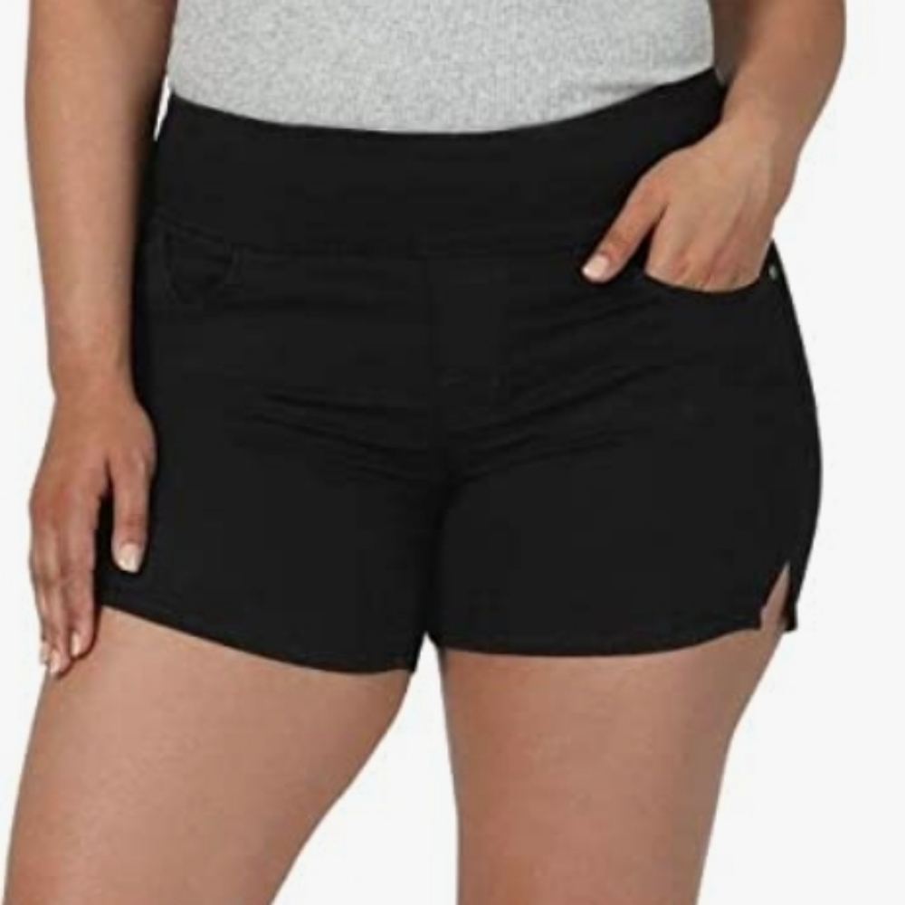 Rock & Republic Women's Denim Rx Fever Stretch 4.5" Short in DNA-Black Size 16